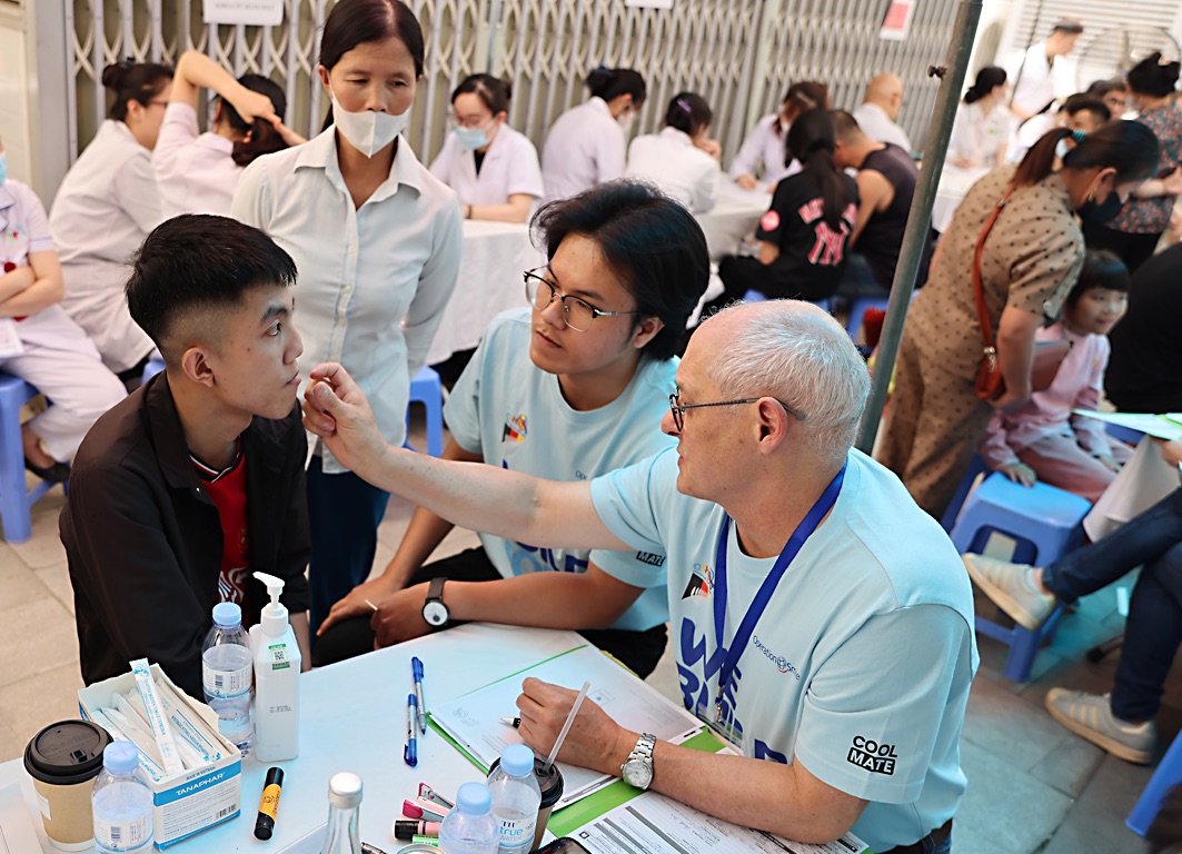 Tristan de Chalain - Operation Restore Hope Charity Work in Vietnam